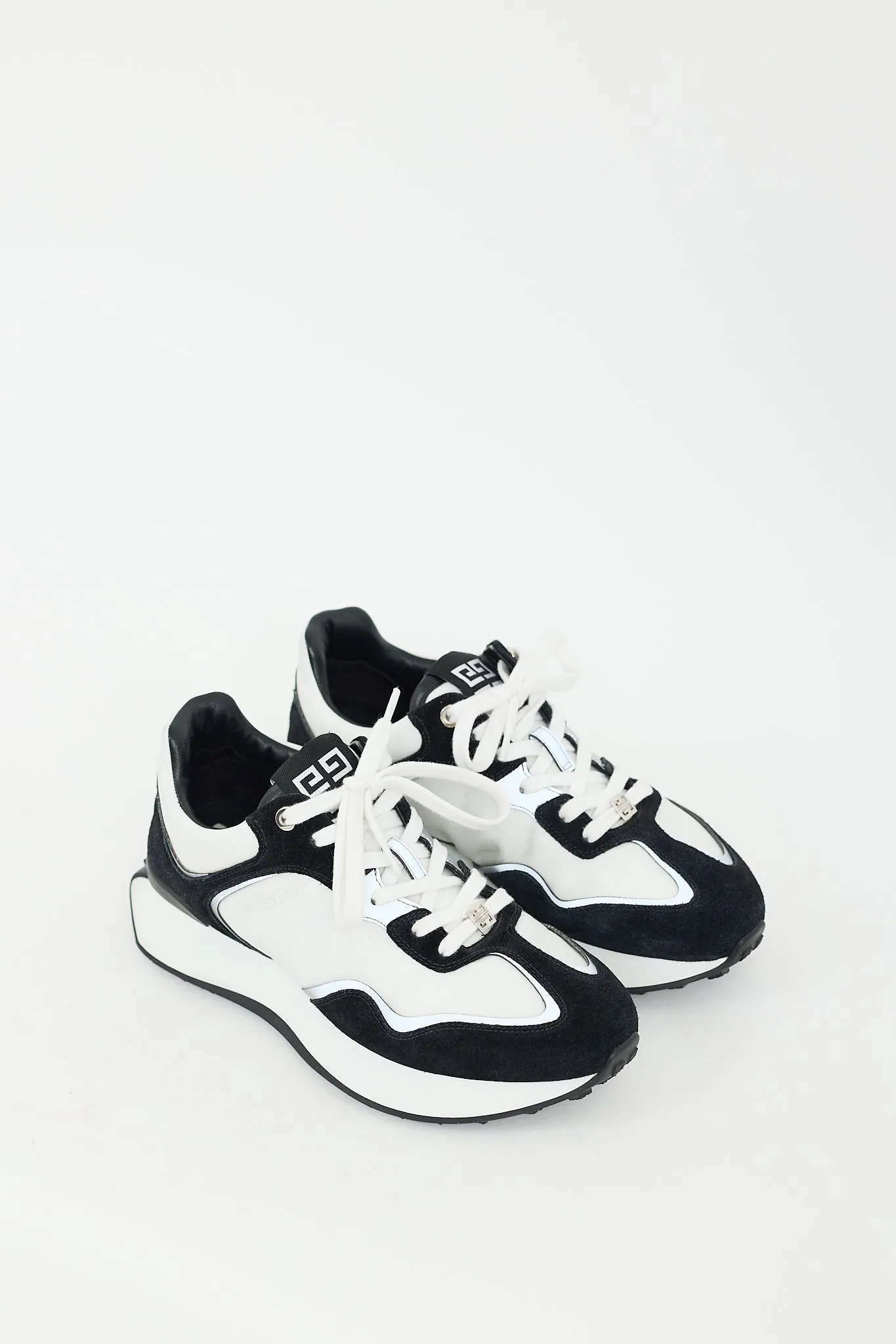 Black & White Giv Runner Sneaker