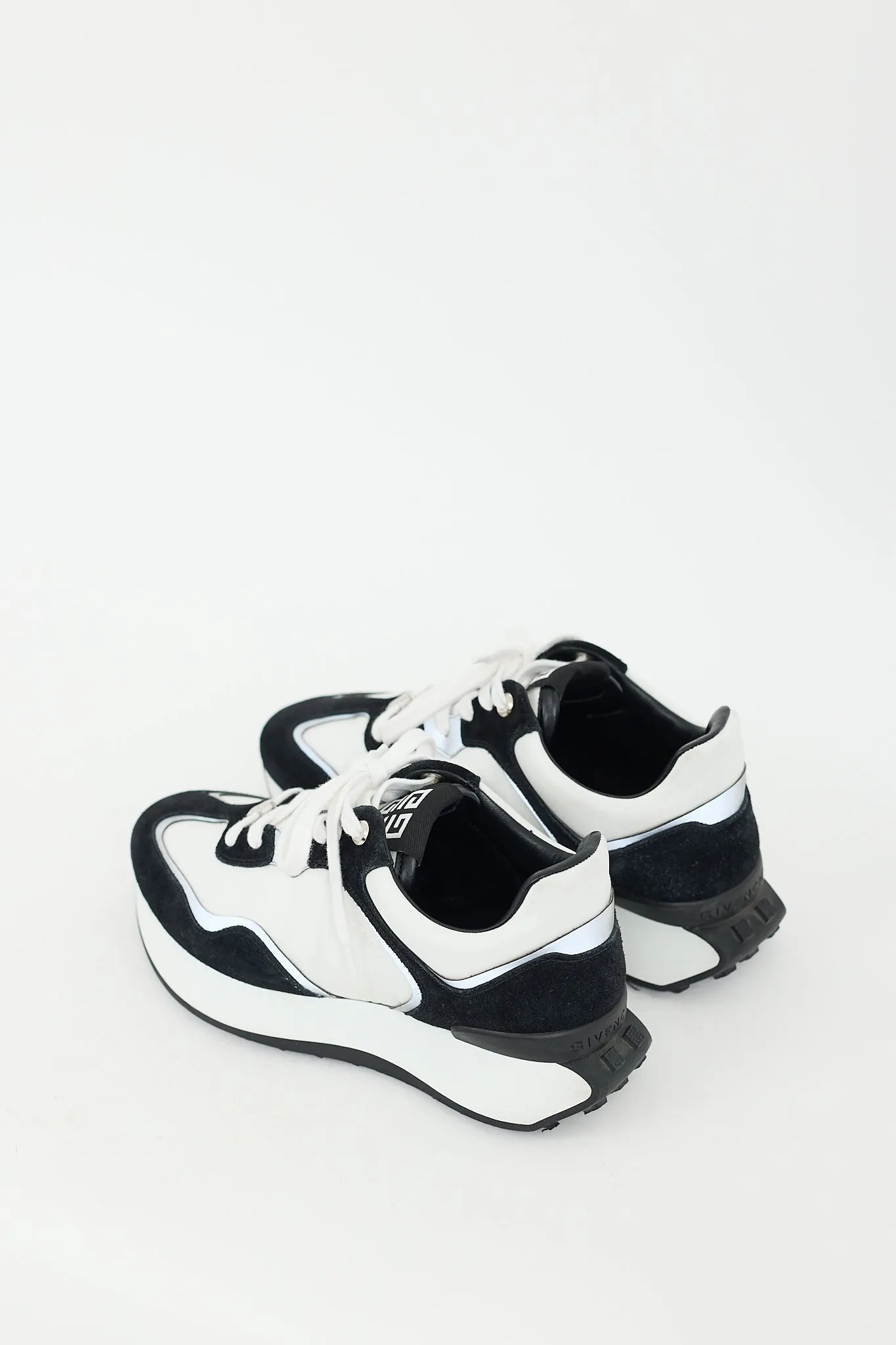 Black & White Giv Runner Sneaker